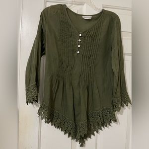 Women’s three quarter sleeve blouse